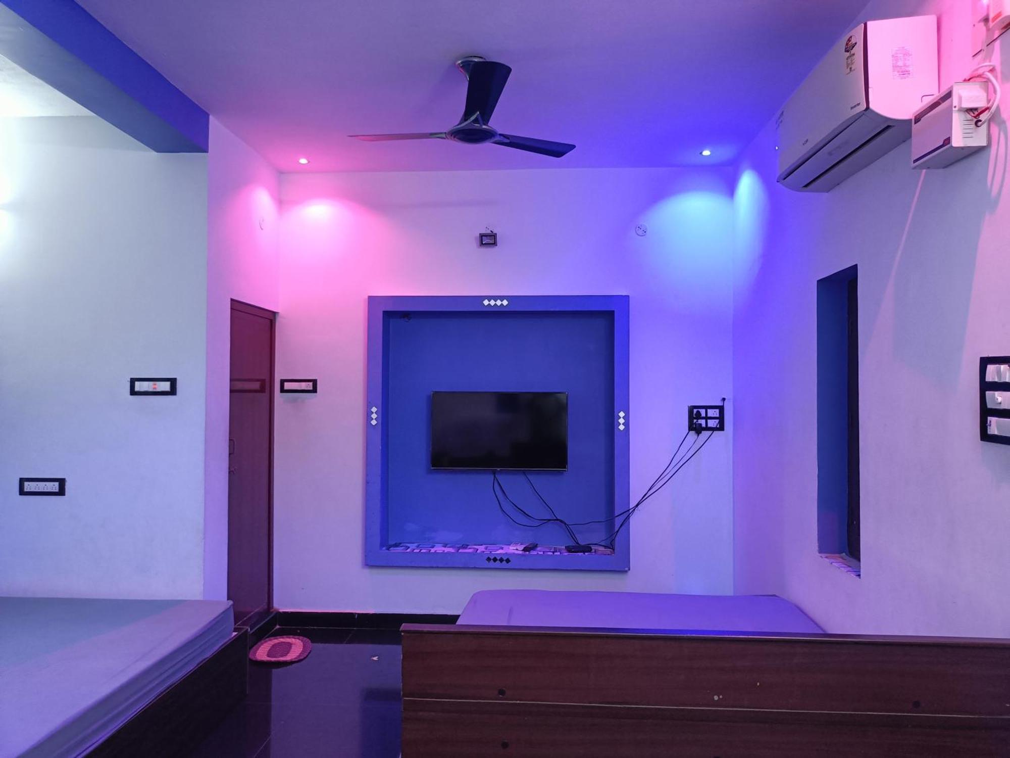 Rr Home Stay Karaikal Room photo