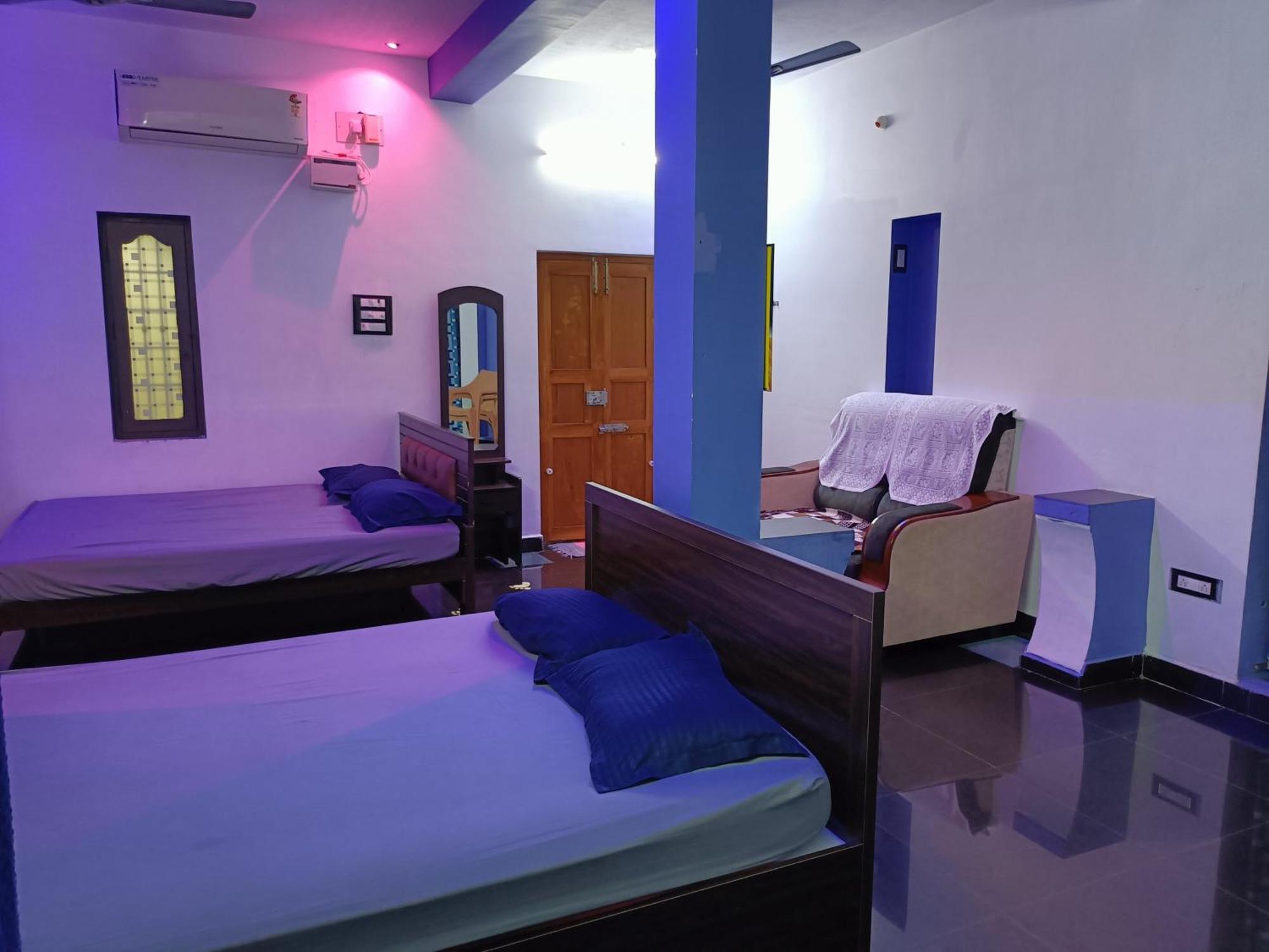 Rr Home Stay Karaikal Room photo